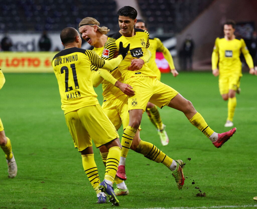 Mahmoud Dahoud skifter fra Dortmund til Brighton på en fri transfer.