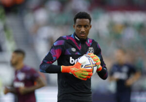 Nathan Trott fortsætter i Vejle.