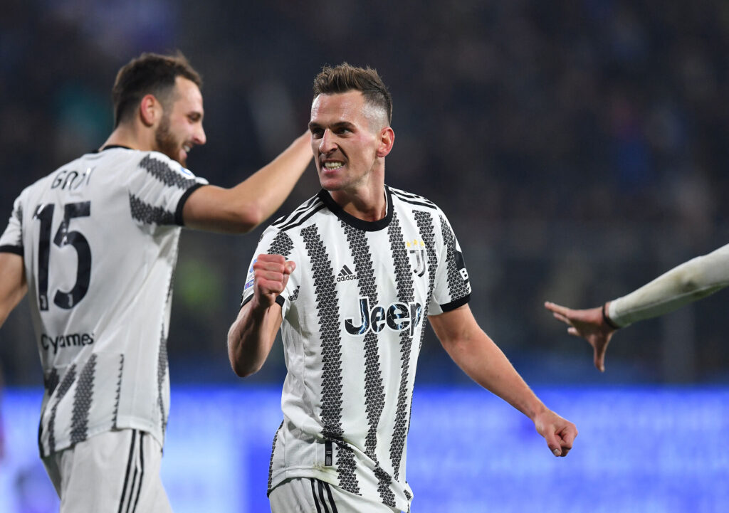 Juventus henter efter sigende den polske angriber Arkadiusz Milik på en permanent aftale efter at have lejet ham i denne sæson.