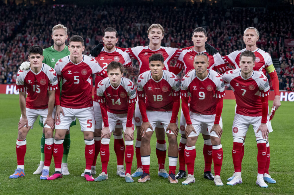 Landstræner Kasper Hjulmand har sat navn på de 23 spillere, der er udtaget til EM-kvalifikationskampene mod Nordirland og Slovenien i juni.