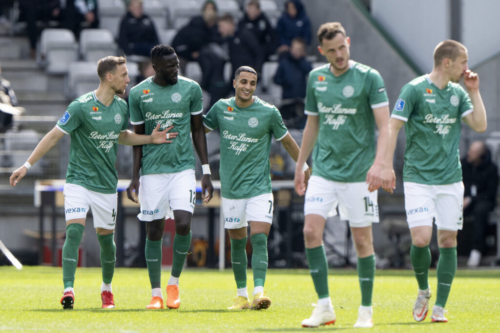 Superligaklubben Viborg kan være ved at miste sin offensivspiller Alassana Jatta til Allsvenskan-klubben Mjällby skriver Aftonbladet.