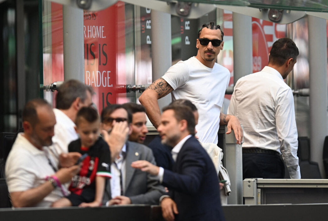 AC Milan bekræfter i en pressemeddelse, at svenske Zlatan Ibrahimovic stopper i klubben. Han bliver søndag hyldet på hjemmebanen Stadio Giuseppe Meazza.
