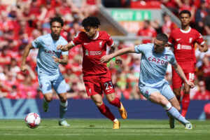 Liverpools colombianske angriber Luis Diaz skifter trøjenummer 23 ud med nummer 7 og betaler selv til de fans, der har fået en trøje med 23.