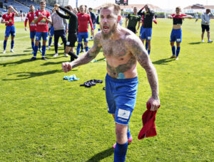 Midtbaneveteranen Martin Spelmann har forlænget sin kontrakt hos oprykkerne fra Hvidovre, og dermed kan han nå i alt 300 superligakampe.