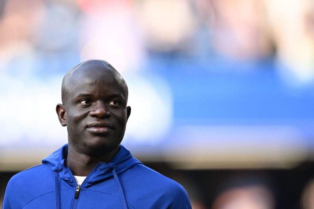 N'Golo Kanté skifter fra Premier League og Chelsea til Al Ittihad i Saudi Arabien.