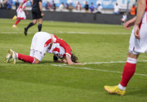 AaB-anfører Lucas Andersen kalder det skandaløst, at AaB nu er rykket ud af Superligaen.