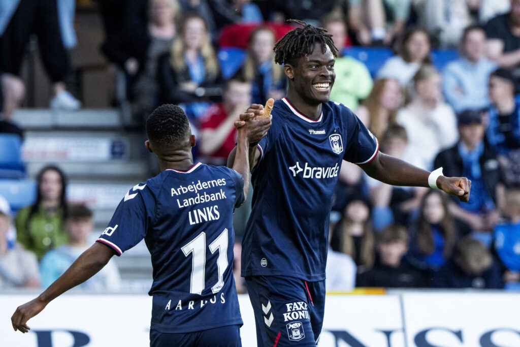 AGF-midterforsvareren Yann Aurel Bisseck scorede tyskernes mål, da de skuffende måtte nøjes med 1-1 m,od Israel ved U21-EM.