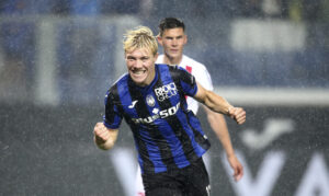 Manchester United optrapper interessen for Rasmus Højlund.