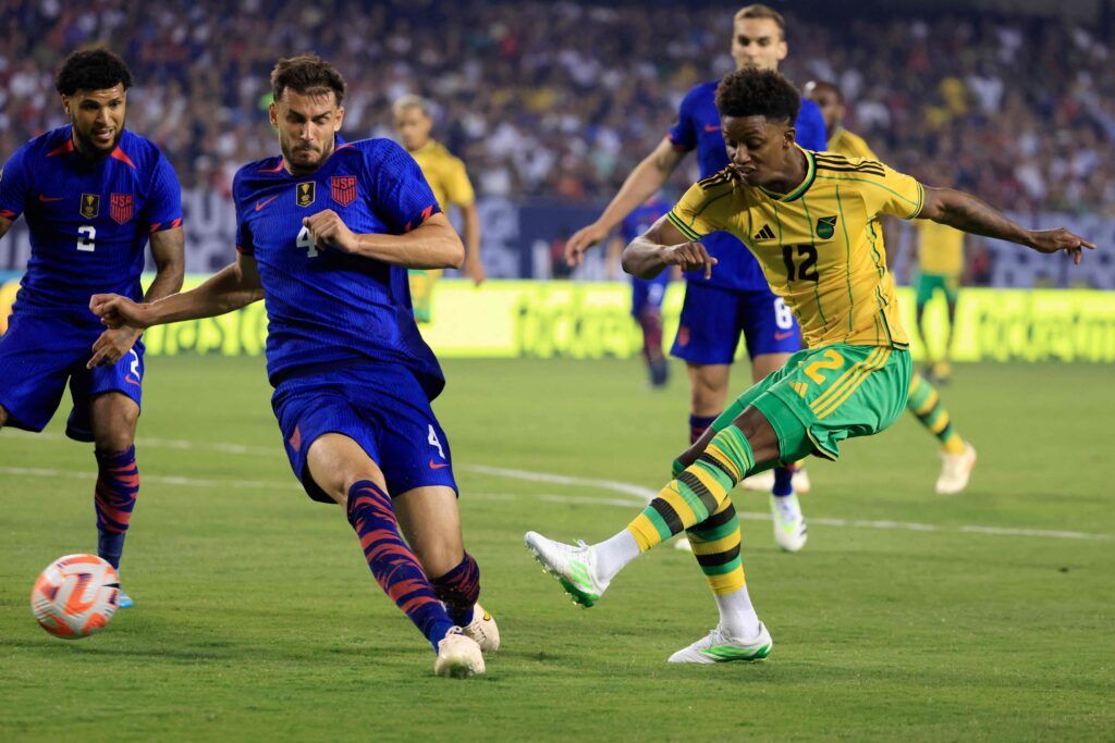 Demarai Gray debuterede med en assist på det jamaicanske landshold, da de ved Gold Cup fik 1-1 på udebane mod USA.