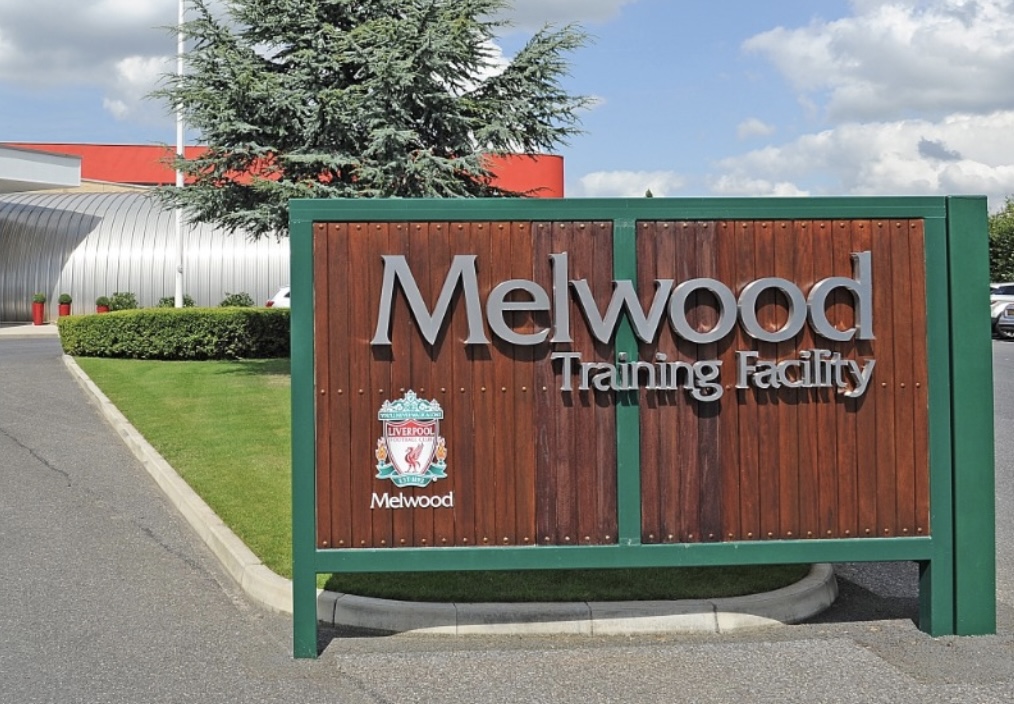 Liverpool har igen været ude af bruge penge, for klubben har tilbagekøbt klubbens legendariske træningsanlæg Melwood.