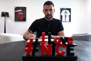 Den franske danskerklub OGC Nice har skrevet kontrakt med den unge italienske træner Francesco Fraoli.