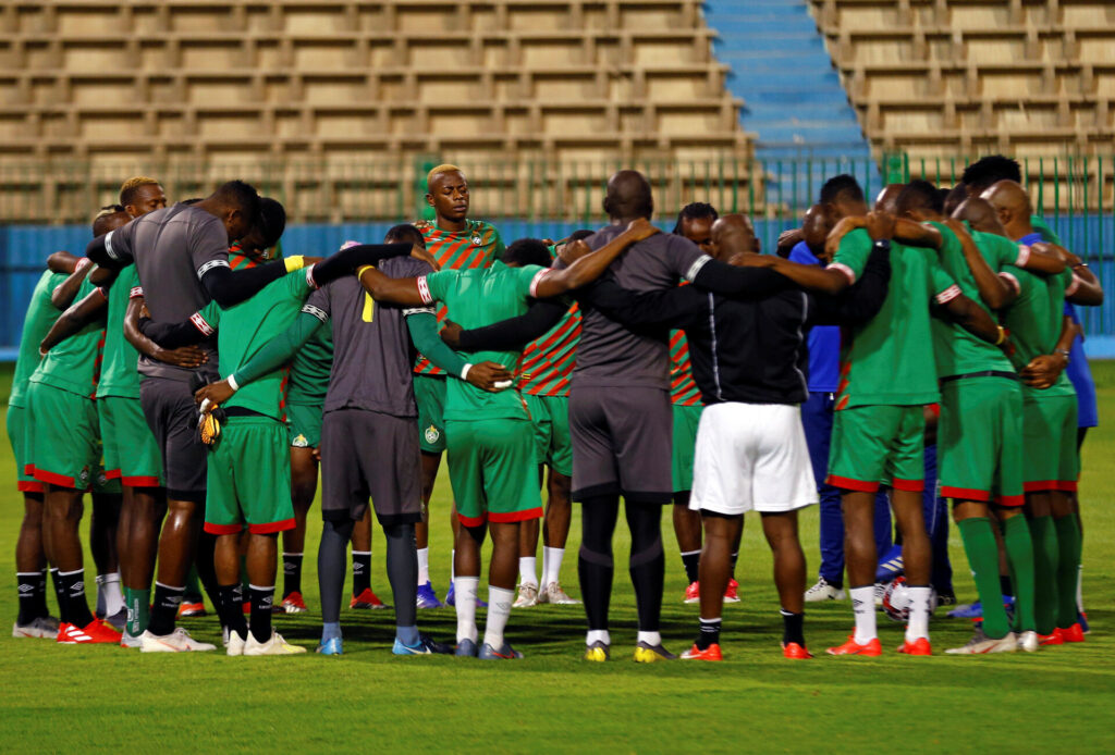 Zimbabwe får igen lov til at stille op til landskampe i FIFA-regi.