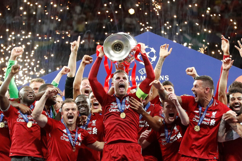 Liverpool-kaptajnen Jordan Henderson takker i Premier League-klubben.