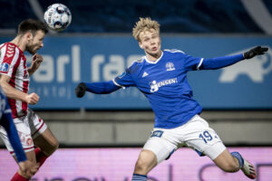 Magnus Warming meldes på vej væk fra Torino.