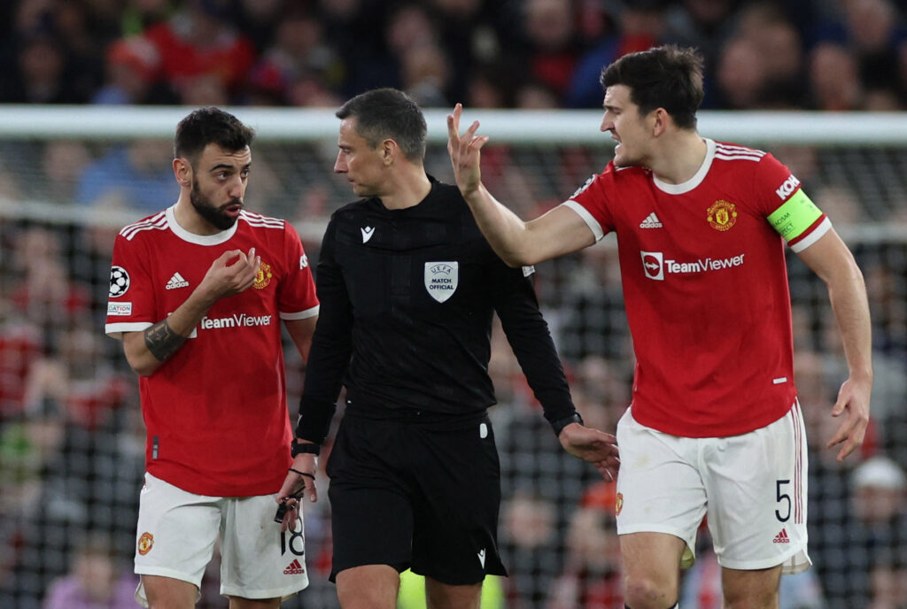 Bruno Fernandes forsikrer om, at Harry Maguire er glad på portugiserens vegne.