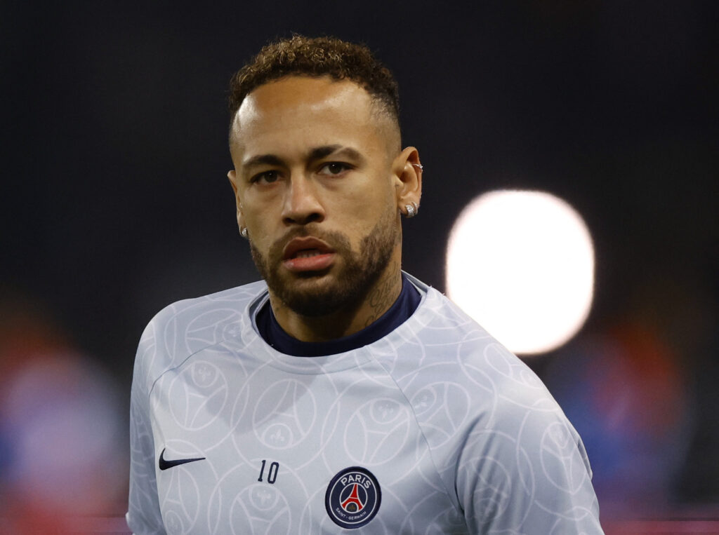 Neymar kommer til at blive i PSG, hvis det står til ham selv.