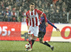 AaB's forsvarsprofil Lars Kramer har ikke tænkt sig at kræve et skifte væk fra klubben, efter det blev til nedrykning til NordicBet Ligaen.