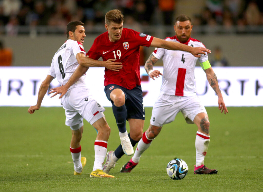 Den tidligere FC Midtjylland-spiller Alexander Sørloth skifter til LaLiga-konkurrenterne Villareal.