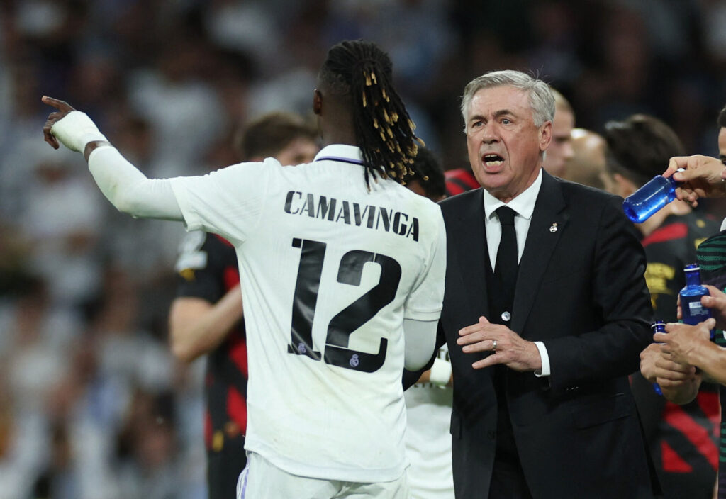 Real Madrid-træneren Carlo Ancelotti giver nu svar på, hvor han i fremtiden mener, Eduardo Camavinga skal spille på banen.