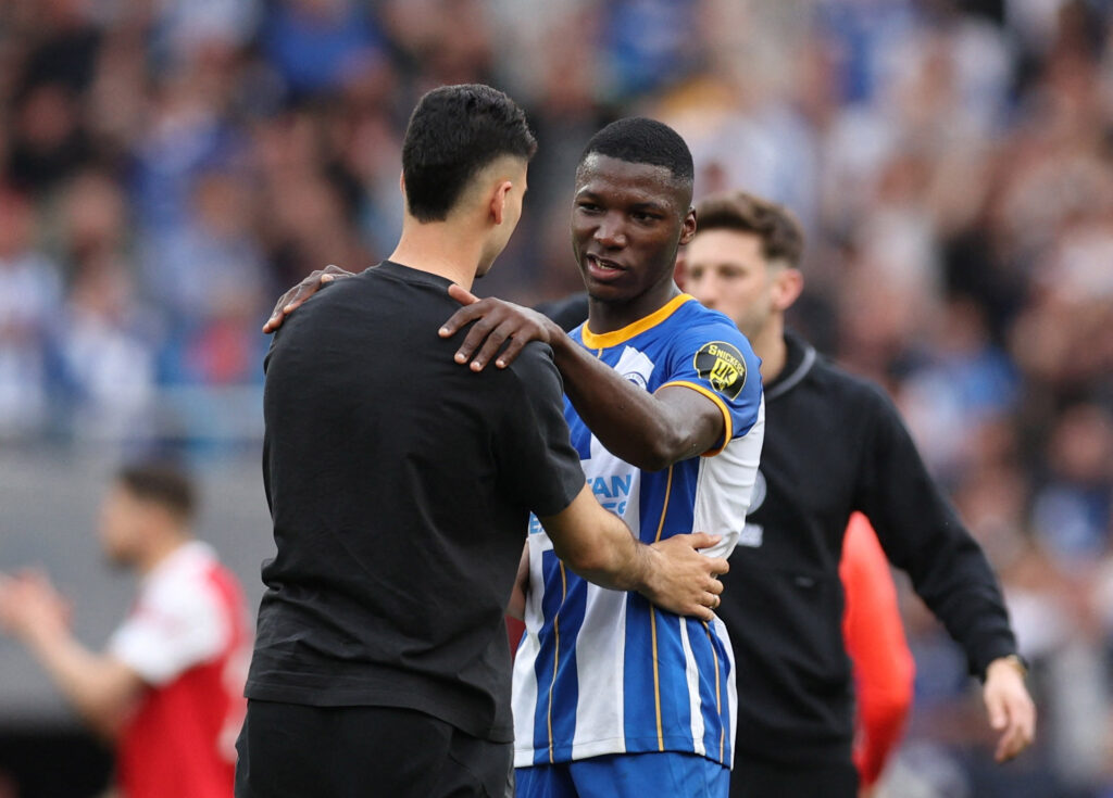 Brighton har angiveligt afvist et kæmpe bud fra Chelsea på Moises Caicedo.