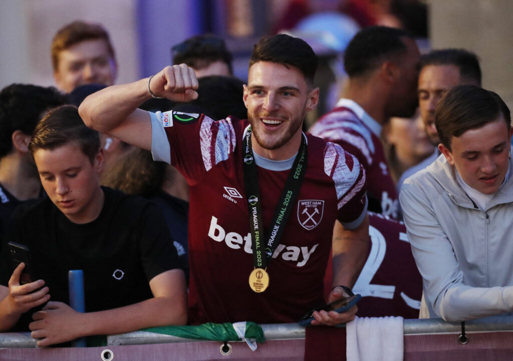 Declan Rice takker af i West Ham