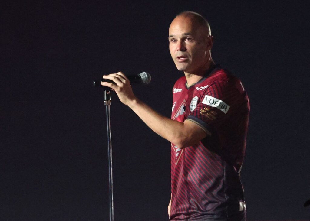 Andres Iniesta stopper ikke karrieren selvom han siger farvel i Vissel Kobe