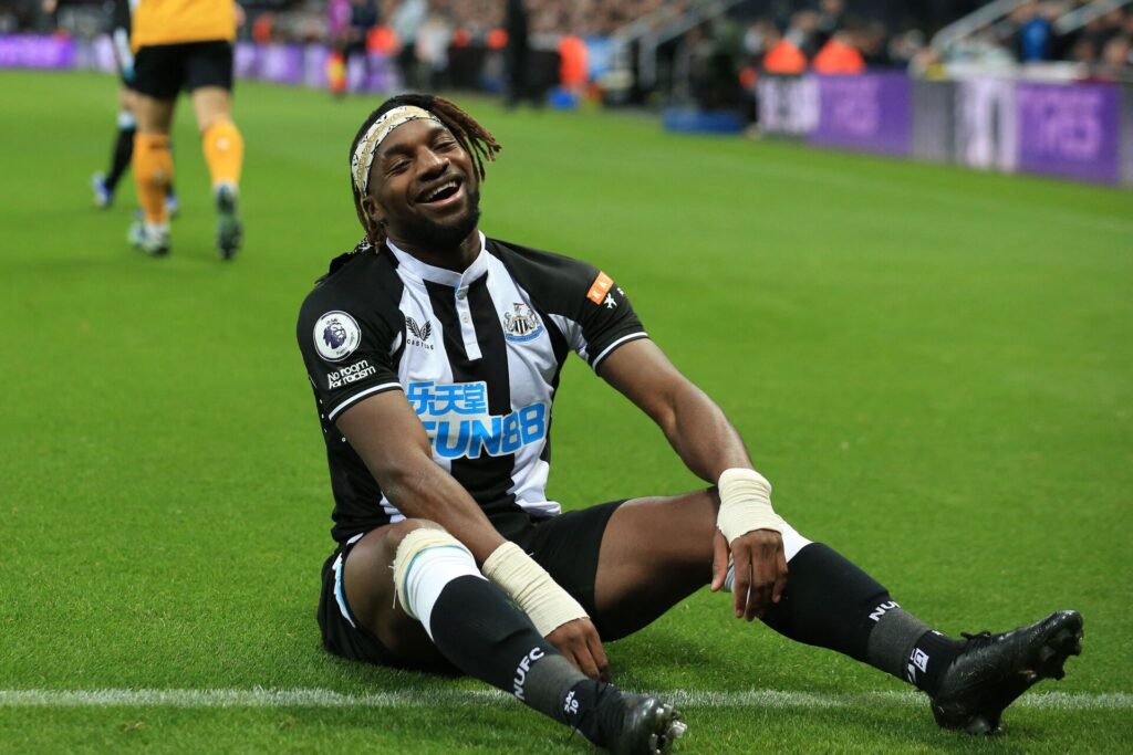 Allan Saint-Maximin skifter Newcastle ud med Al-Ahli.