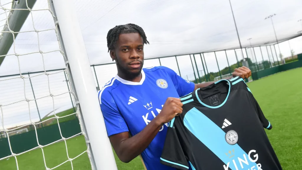 Premier League-nedrykkerne fra Leicester City har hentet angriberen Stephy Mavididi i franske Montpellier.