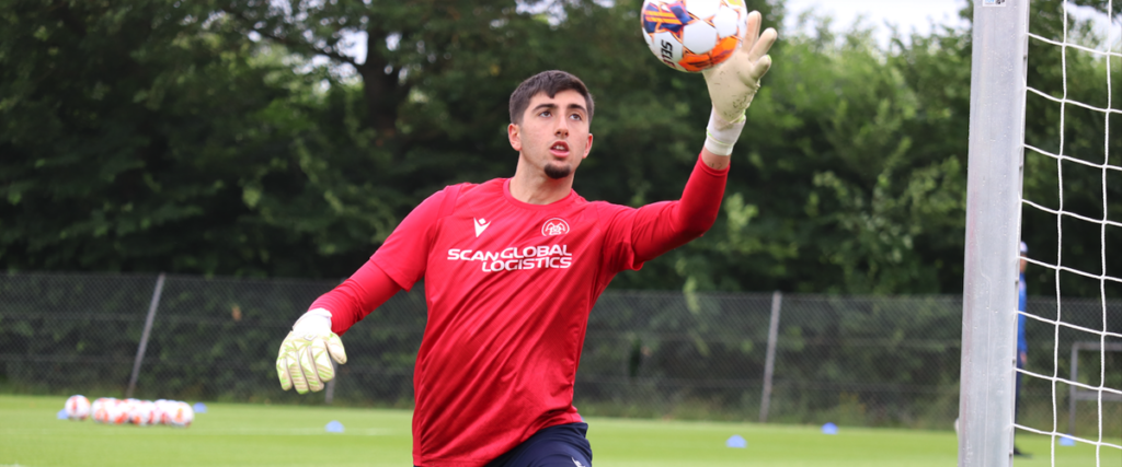 AaB har hentet den unge målmand, 18-årige Max Vartuli, fra australske Sydney FC på en lejeaftale med købsoption.