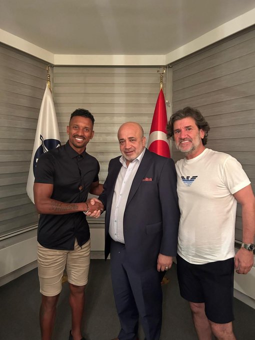 Luis Nani skifter til tyrkisk fodbold.