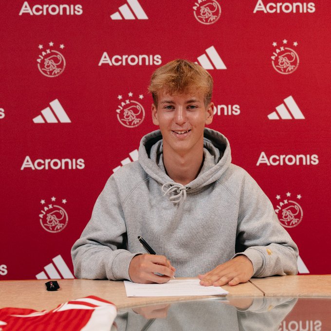 Lasse Abildgaard skifter til Ajax fra Silkeborg IF.