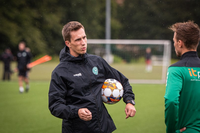 Efter under en måned i klubben har Viborg FF valgt at forfremme 24-årige Markus Uglebjerg til assistenttræner på superligaholdet.