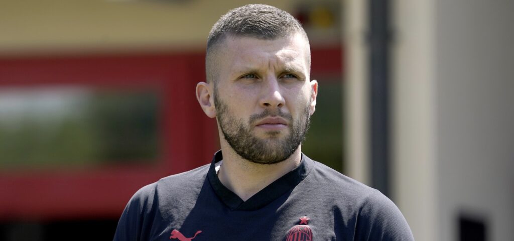 AC Milan har solgt kroatiske Ante Rebic til tyrkiske Besiktas.