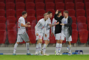 Andri Gudjohnsen i aktion for det islandske landshold