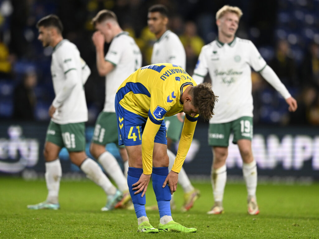 Oscar Schwartau tænker ikke på kontraktforlængelse med Brøndby IF.