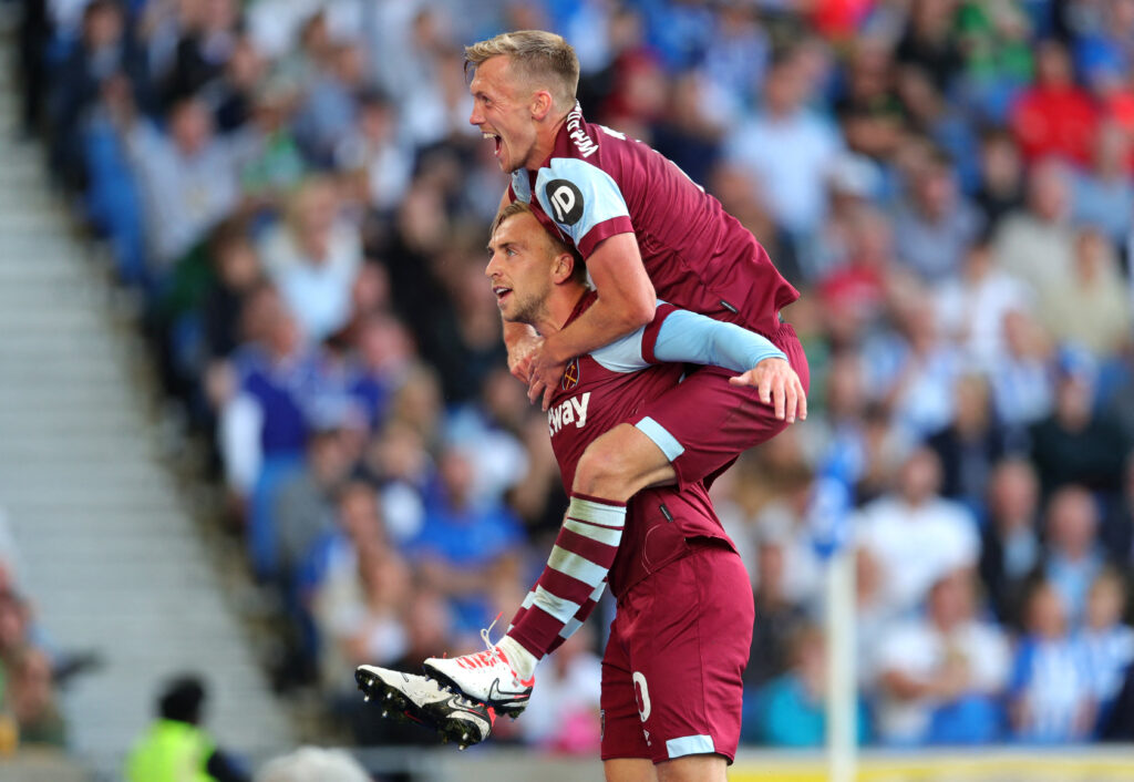 Både Jarrod Bowen og James Ward-Prowse scorede for West Ham mod Brighton.