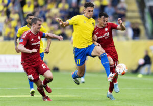 Brøndby IF er i færd med at sende Yousef Salech til Beveren i Belgien.