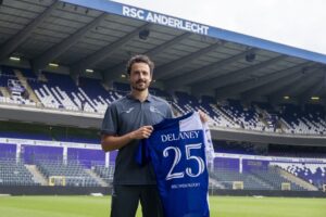 Thomas Delaney fik søndag aften sin debut for Anderlecht.