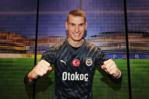 Fenerbahce henter 28-årige Dominik Livakovic på en fremårig aftale.