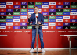 Rasmus Højlund starter ude for Danmark mod San Marino. Se hele startelleveren.