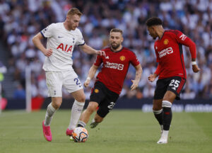 Manchester Uniteds Luke Shaw er ude med en skade i flere uger