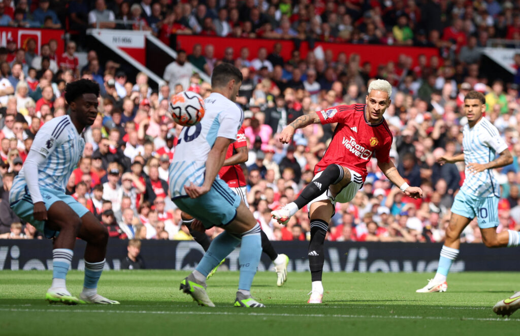 Manchester United møder Nottingham Forest i Premier League.