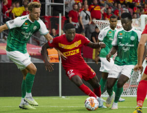 Nu skulle skiftet være på plads, og Ernest Nuamah skifter til franske Lyon. Se prisen.