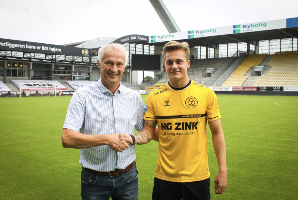 Brøndby har solgt den unge midtbanespiller, Marinus Larsen, til AC Horsens, men de har sikret sig en tilbagekøbsklausul.