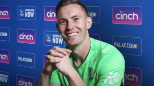 Crystal Palace har købt Dean Henderson hos Premier League-konkurrenterne Manchester United.