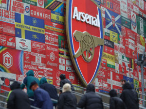 Arsenals ejer, Stan Kroenke, er i strid med FIFA