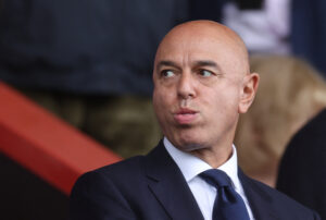 Daniel Levy er klar til at sætte sine andele i Tottenham Hotspur til salg