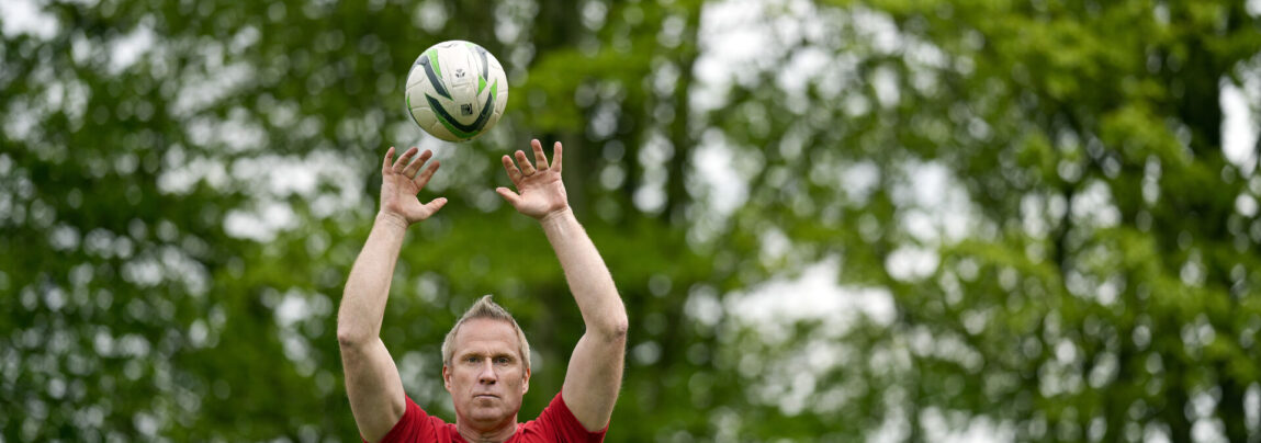 Den danske indkasttræner Thomas Grønnemark træner med hos Superliga-klubben Viborg FF i denne uge.