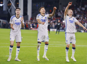 Jordan Larsson sender en stikpille i retning af Brøndby.