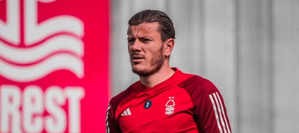 Giulian Biancone skifter Nottingham Forest ud med græske Olympiacos.